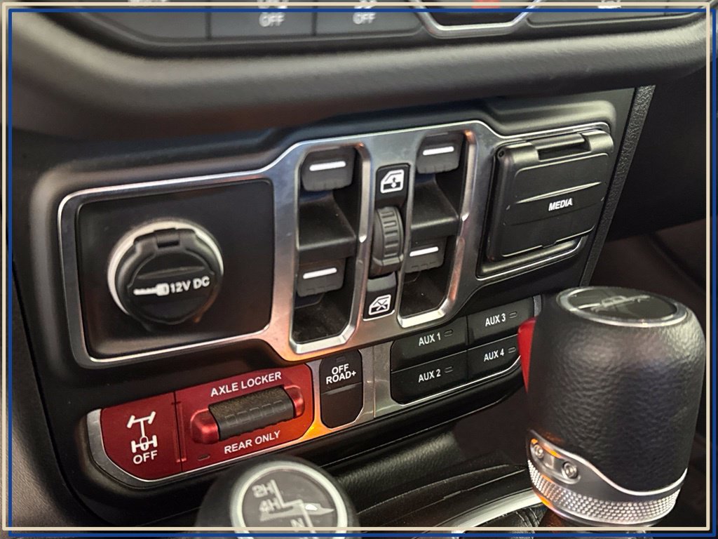 Certified 2026 Jeep Gladiator Mojave AWD/4WD image 30