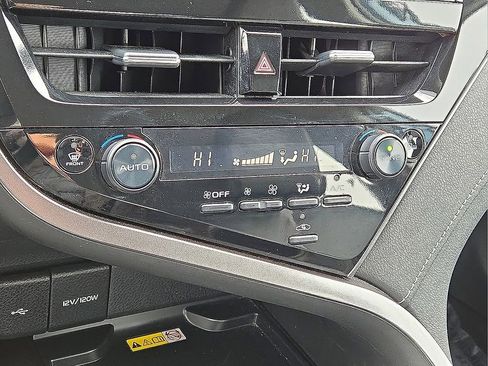 Used 2024 Toyota Camry XSE image 27