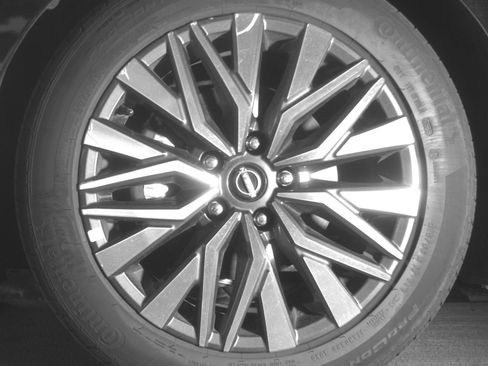 Used 2025 Nissan Altima 2.5 SV FWD image 12