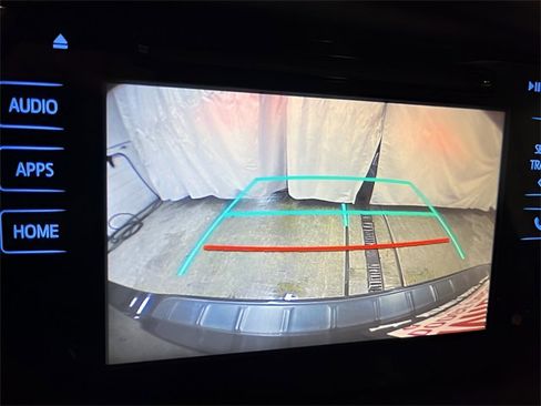 Used 2017 Toyota Sienna XLE image 21