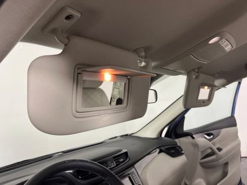 Used 2022 Nissan Rogue Sport SV FWD image 37