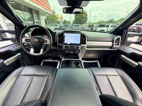 Used 2022 Ford F350 Lariat w/ Black Appearance Package AWD/4WD image 38