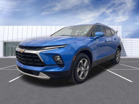 Used 2024 Chevrolet Blazer LT FWD image 4