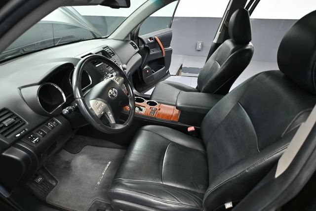 Used 2010 Toyota Highlander Limited AWD/4WD image 17