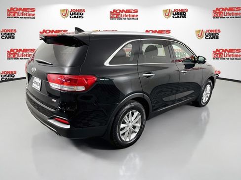 Used 2018 Kia Sorento FWD image 14