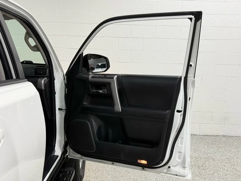 Used 2017 Toyota 4Runner SR5 image 47