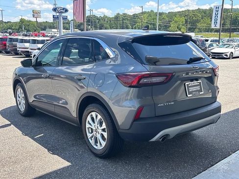 Used 2024 Ford Escape Active w/ Tech Pack #1 FWD image 2