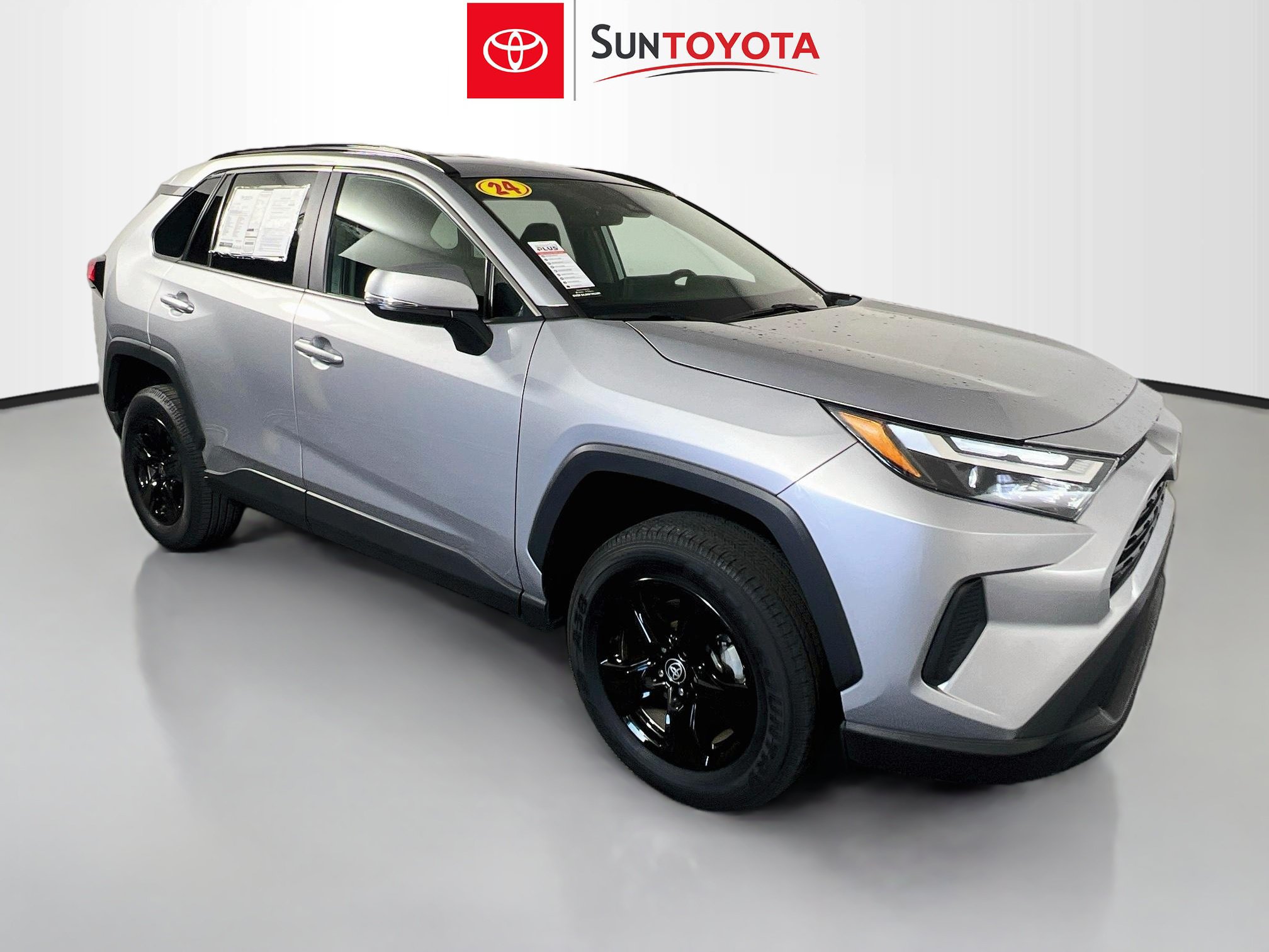 Used 2024 Toyota RAV4 XLE FWD image 1