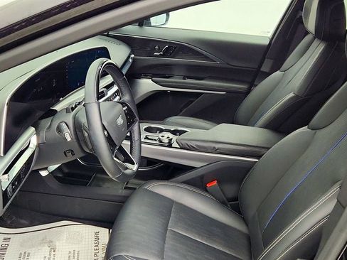 Used 2025 Cadillac Lyriq Sport image 18