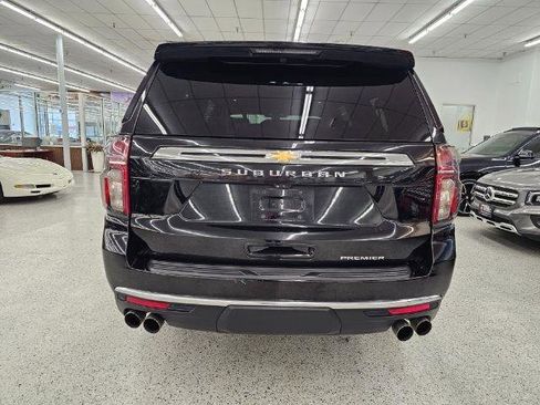 Used 2021 Chevrolet Suburban Premier w/ Premium Package image 5