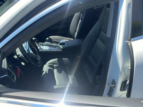 Used 2016 Porsche Panamera S RWD image 11