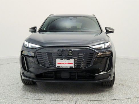 Used 2025 Audi SQ6 e-tron Premium Plus w/ Premium Plus AWD/4WD image 2