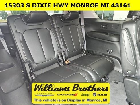 Used 2024 Jeep Grand Cherokee L Limited image 27