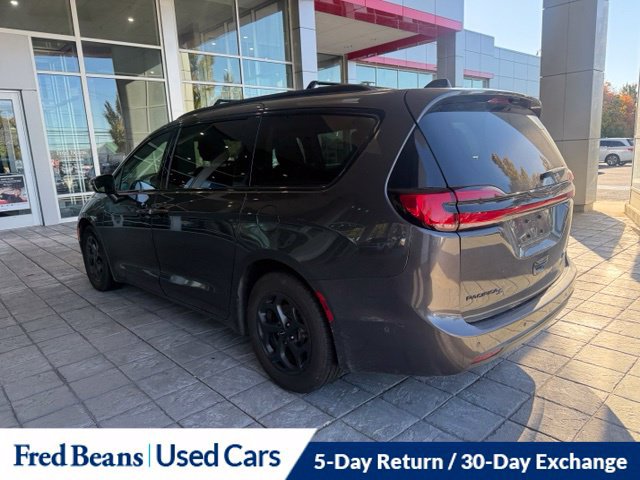 Used 2022 Chrysler Pacifica Touring-L w/ Uconnect Theater Family Group FWD image 20