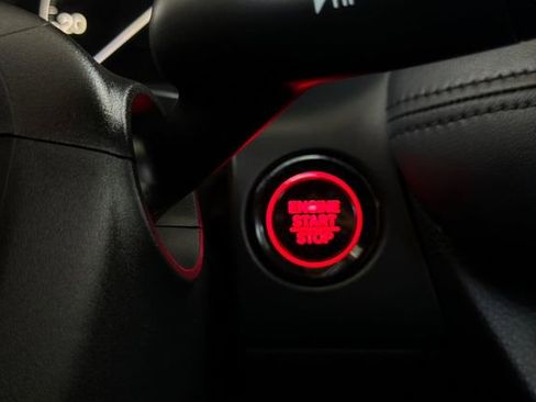 Certified 2025 Honda HR-V LX image 27