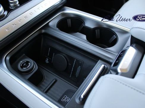 New 2027 Ford Expedition Max Platinum RWD image 16
