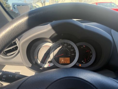 Used 2012 Toyota RAV4 4WD V6 image 12