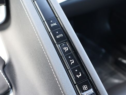 Used 2024 Chevrolet Corvette Stingray Convertible w/ 1LT image 25