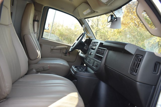 Used 2025 Chevrolet Express 2500 Extended RWD image 12