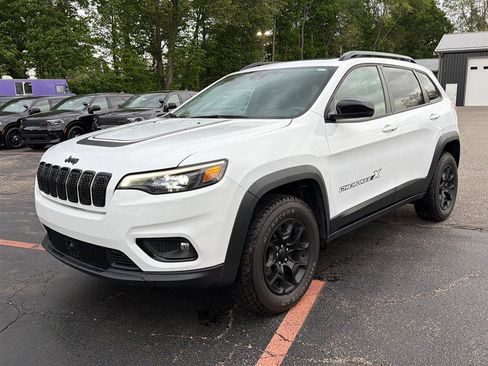 Used 2022 Jeep Cherokee Latitude w/ Sun & Sound Group AWD/4WD image 1