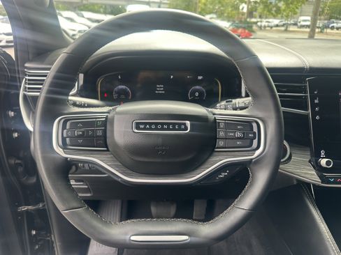 Used 2022 Jeep Wagoneer Series III w/ Premium Group I image 14