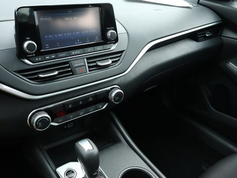 Used 2023 Nissan Altima 2.5 S FWD image 15