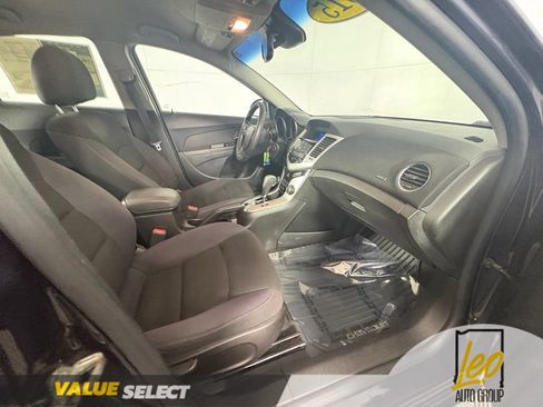 Used 2015 Chevrolet Cruze LT FWD image 8