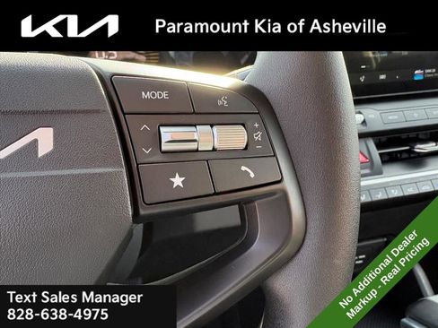 New 2025 Kia K4 LXS image 13