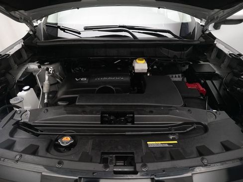 Used 2024 Nissan Pathfinder SL image 3