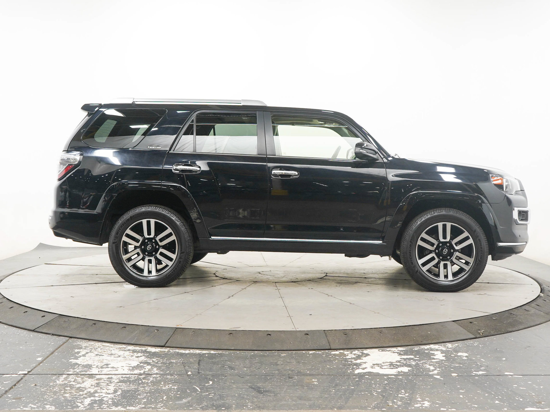 Used 2019 Toyota 4Runner Limited AWD/4WD image 6