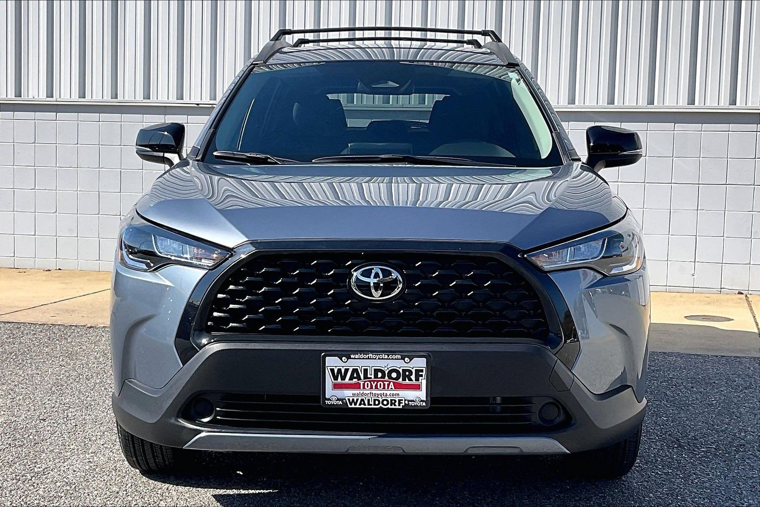 Used 2025 Toyota Corolla Cross LE AWD/4WD image 3
