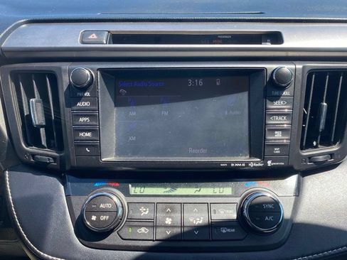 Used 2016 Toyota RAV4 XLE AWD/4WD image 22
