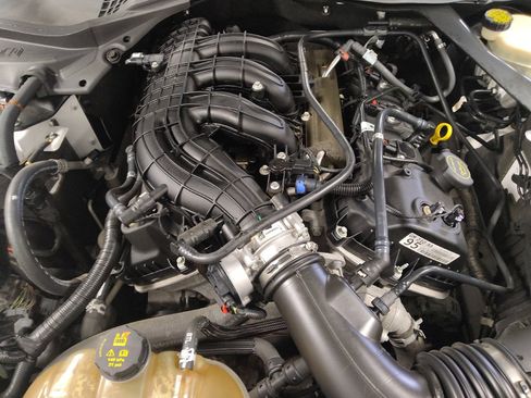 Used 2016 Ford Mustang Convertible RWD image 30