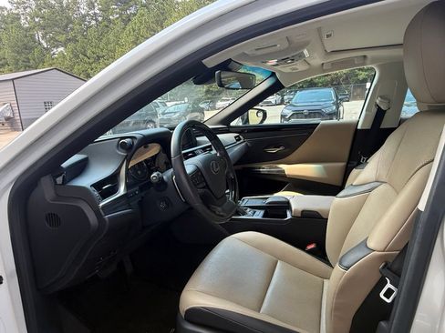 Used 2020 Lexus ES 350 w/ Premium Package FWD image 9