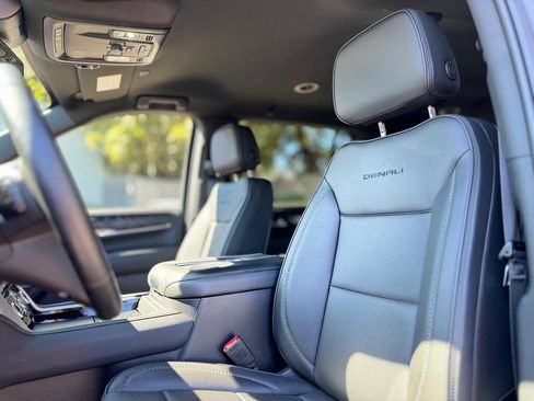 Used 2023 GMC Yukon XL Denali w/ Max Trailering Package image 17
