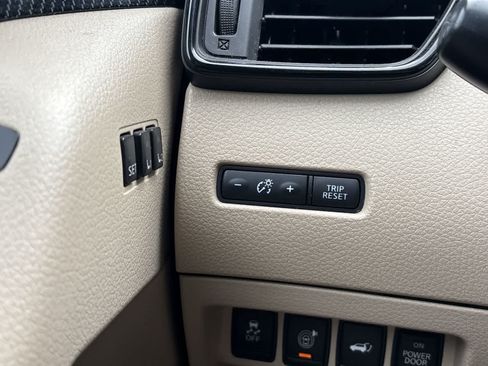 Used 2017 Nissan Rogue SL AWD/4WD image 9