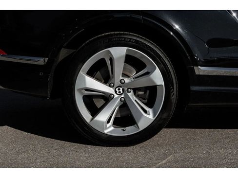 Used 2023 Bentley Bentayga Extended Wheelbase image 7