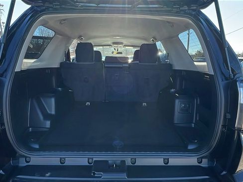 Used 2018 Toyota 4Runner SR5 w/ Wilderness Package image 10