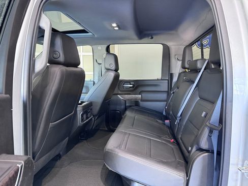 Used 2022 GMC Sierra 2500 Denali w/ Denali Ultimate Package image 11
