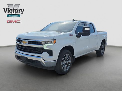 Used 2023 Chevrolet Silverado 1500 LT AWD/4WD image 3