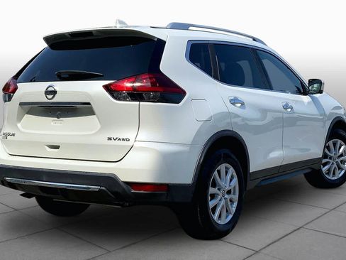 Used 2018 Nissan Rogue SV w/ Sun & Sound Touring Package AWD/4WD image 13