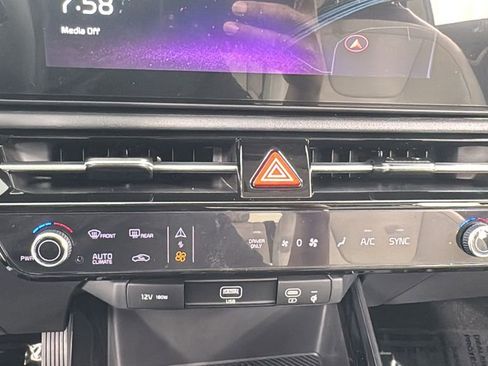 New 2025 Kia Niro EX image 26