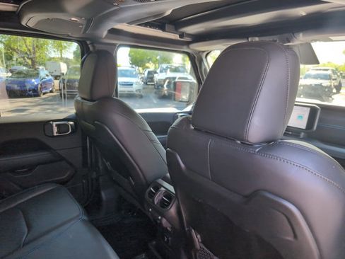 Used 2025 Jeep Wrangler Unlimited Rubicon 4xe w/ Safety Group AWD/4WD image 22
