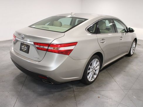 Used 2014 Toyota Avalon Limited FWD image 9