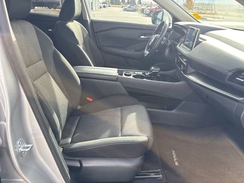 Used 2024 Nissan Rogue SV image 22