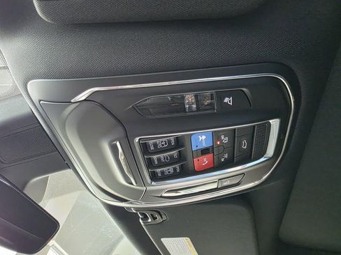 New 2025 Jeep Wagoneer L Series III w/ Premium Group I image 41