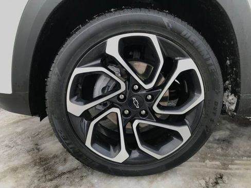 Certified 2025 Chevrolet Trax RS w/ Sunroof Package image 22