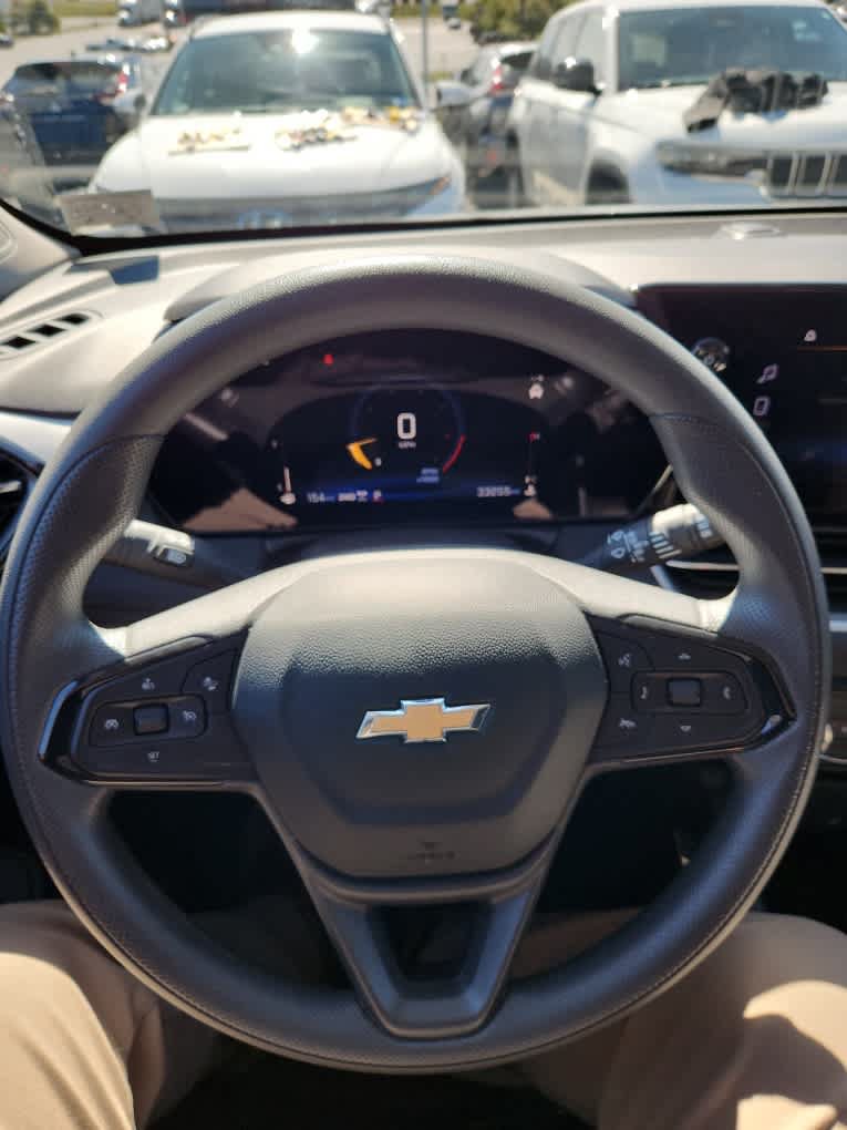 Used 2025 Chevrolet TrailBlazer LT AWD/4WD image 17