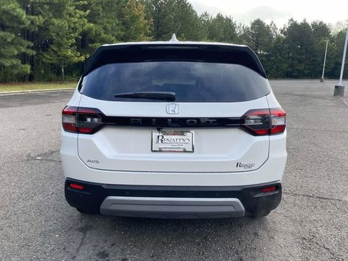 New 2025 Honda Pilot EX-L image 5