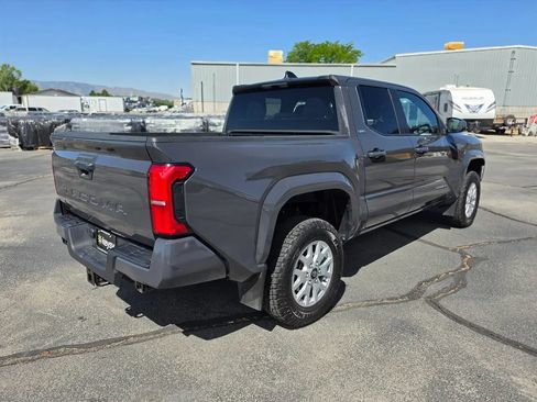 Used 2024 Toyota Tacoma SR5 AWD/4WD image 6